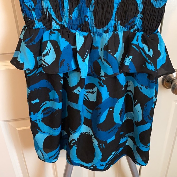 Printed Ruffle Bodycon Dress - Picture 7 of 8